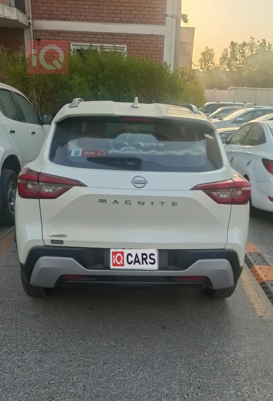 نيسان ماغنيت